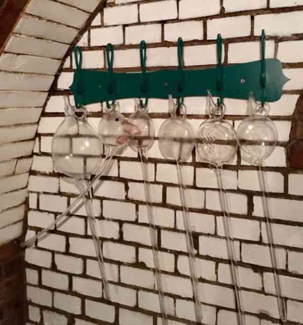 Věšák houslový klíč - foto 3