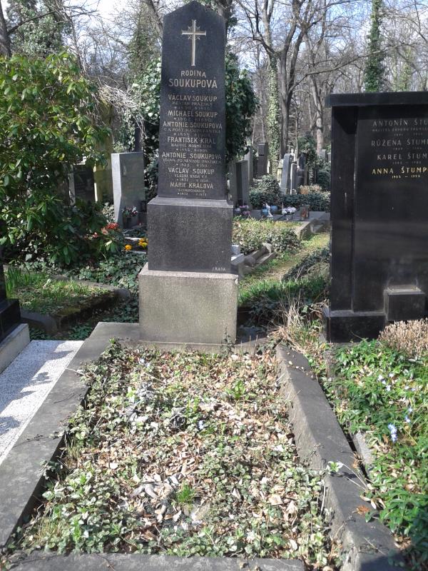 Hrob v Praze na Olšanech - foto 1