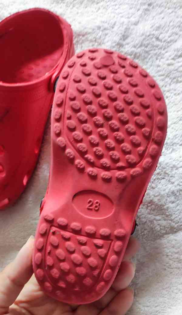 Dětské červené Crocs boty, vel. 28 - foto 3