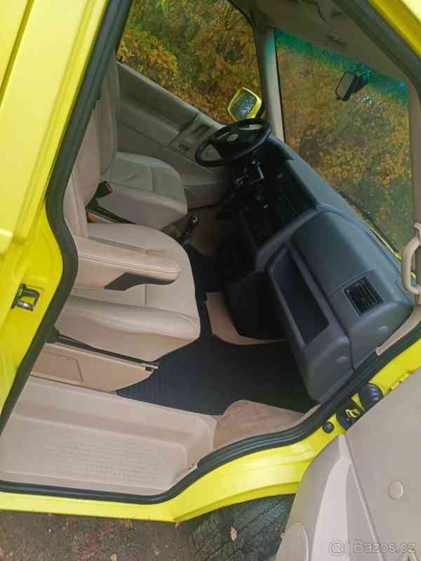 Volkswagen Caravelle 2,5   TDI, 132kw - foto 19