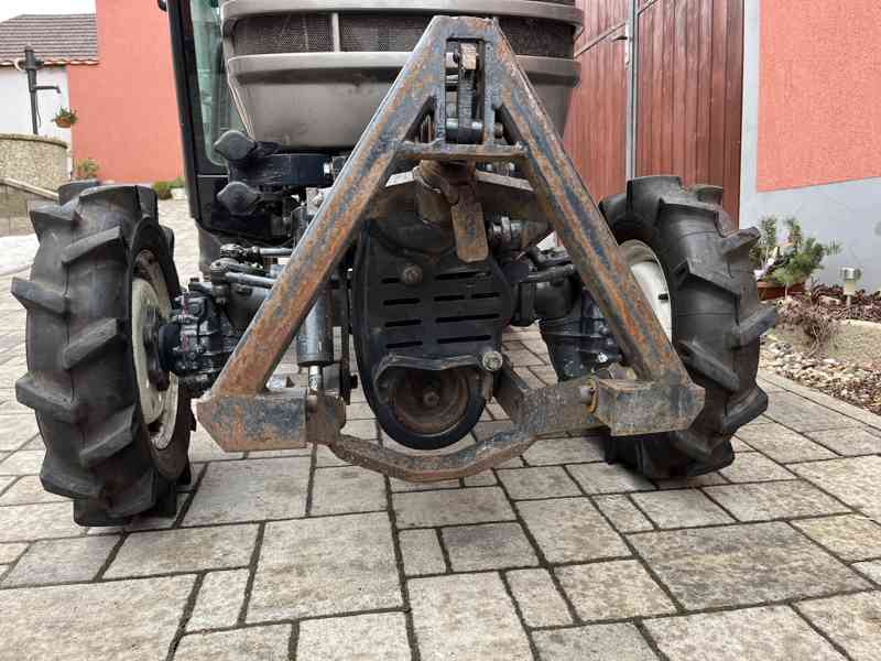 malotraktor ISEKI 2120 / čelní hydraulika / vytápěná kabina - foto 17