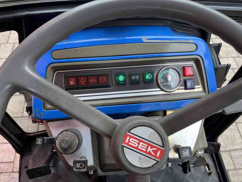 malotraktor ISEKI 2120 / čelní hydraulika / vytápěná kabina - foto 13