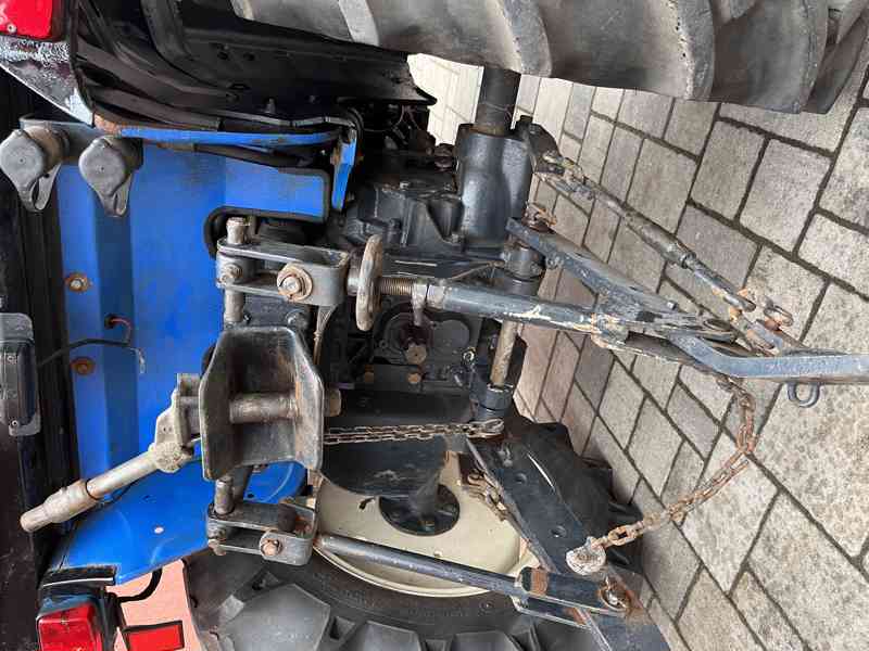 malotraktor ISEKI 2120 / čelní hydraulika / vytápěná kabina - foto 14