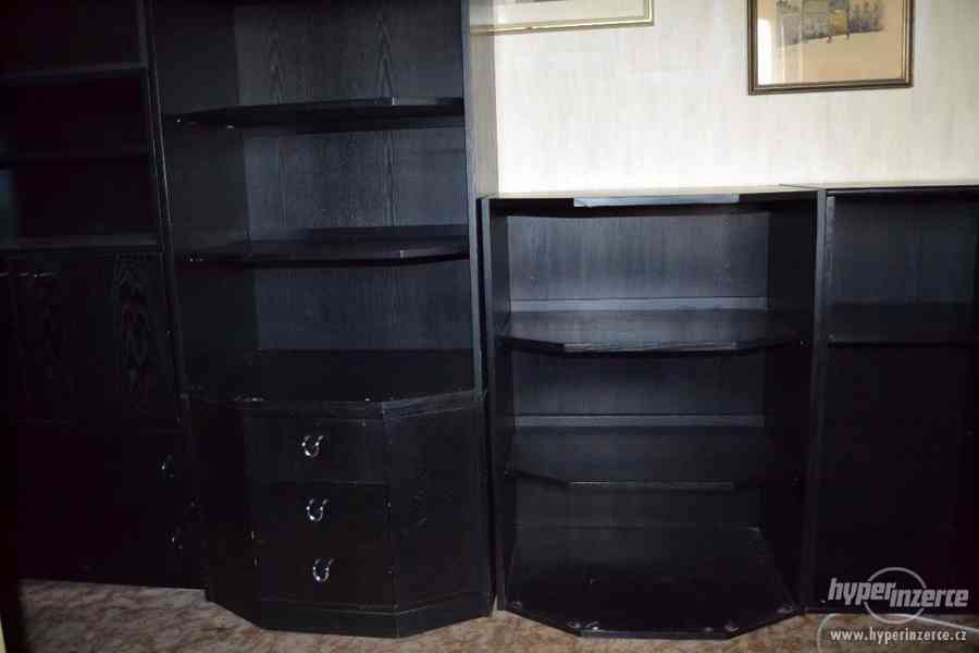 černý nábytek, obývací kancelářská stěna vybavení kanceláře - foto 2