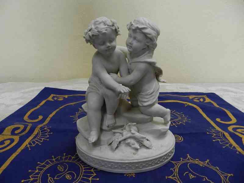 Krásné velmi staré porcelánové Sousoší Putti Milenci Německo - foto 1