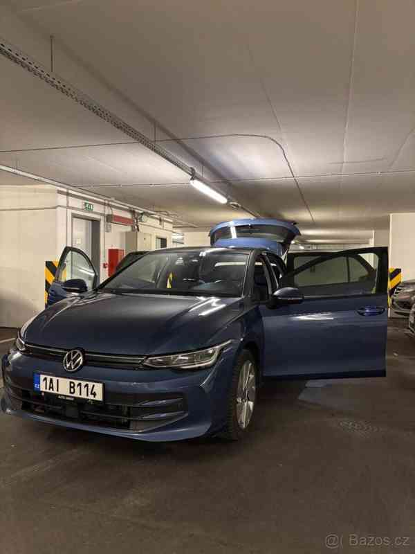 Volkswagen Golf 1,5   TSI 2025 85kw Manuál 6spd - foto 2