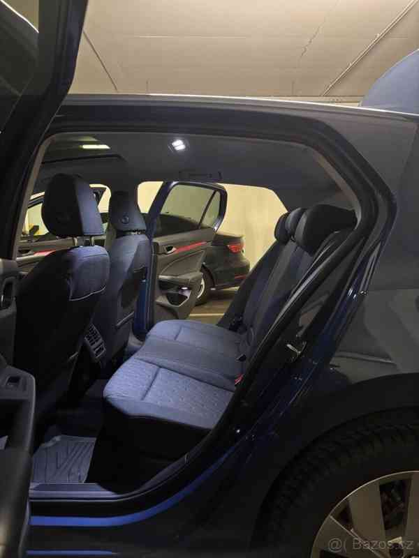 Volkswagen Golf 1,5   TSI 2025 85kw Manuál 6spd - foto 5