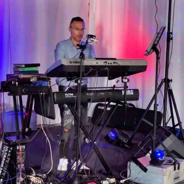 Živá hudba na svatby,oslavy..D.J.produkce - foto 5