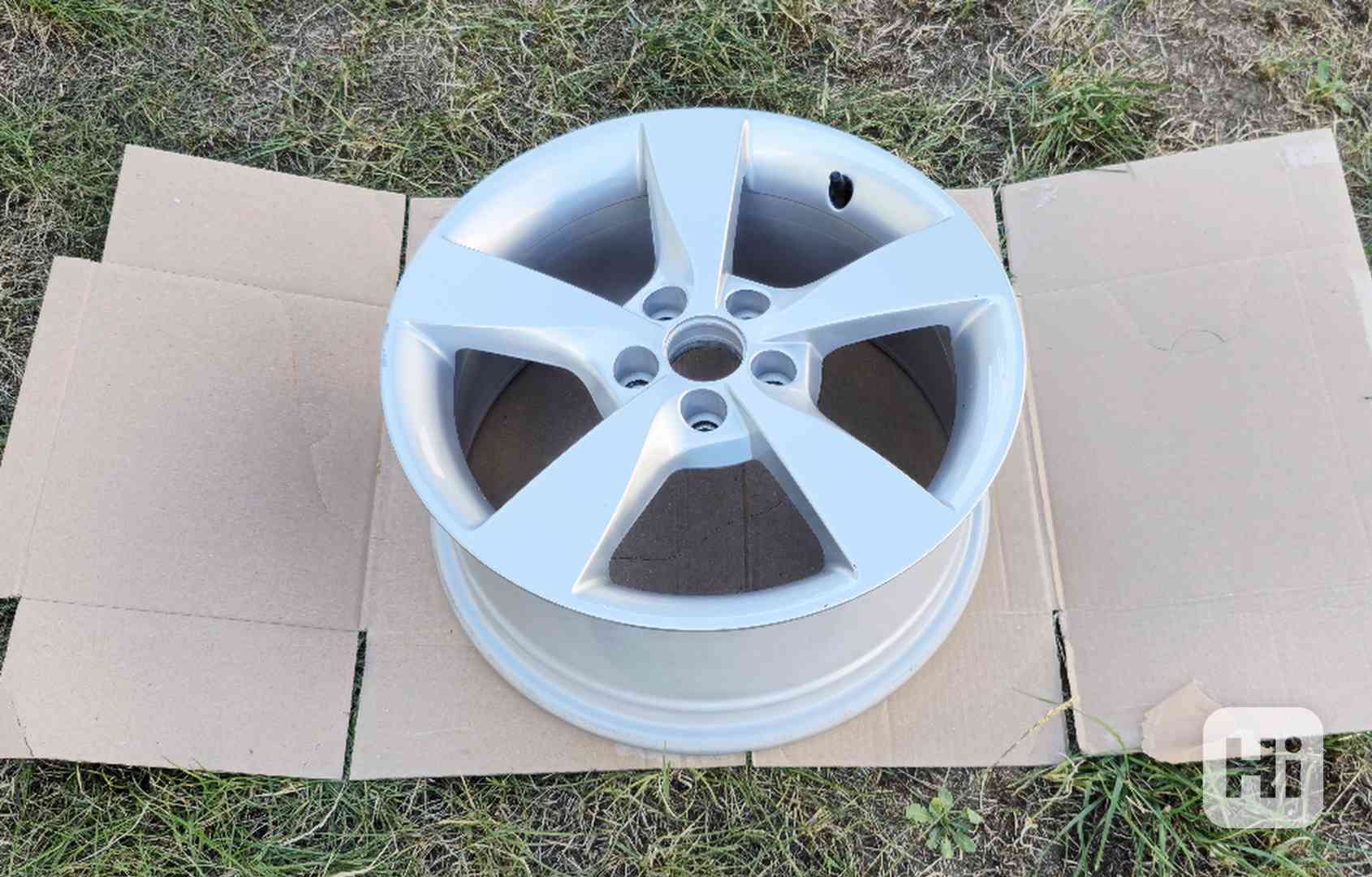 Disk 16 " Škoda Fabia III / Rapid 5JA601025A / 5JA 601 025 A - foto 1