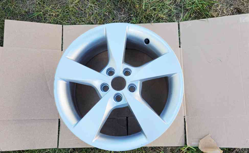 Disk 16 " Škoda Fabia III / Rapid 5JA601025A / 5JA 601 025 A - foto 2
