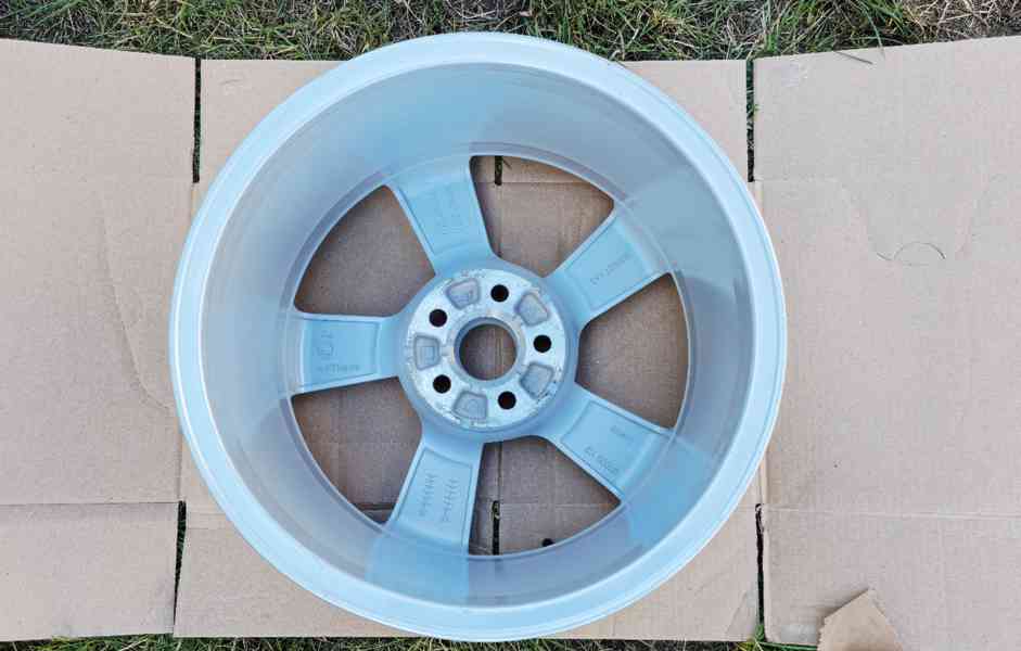 Disk 16 " Škoda Fabia III / Rapid 5JA601025A / 5JA 601 025 A - foto 4