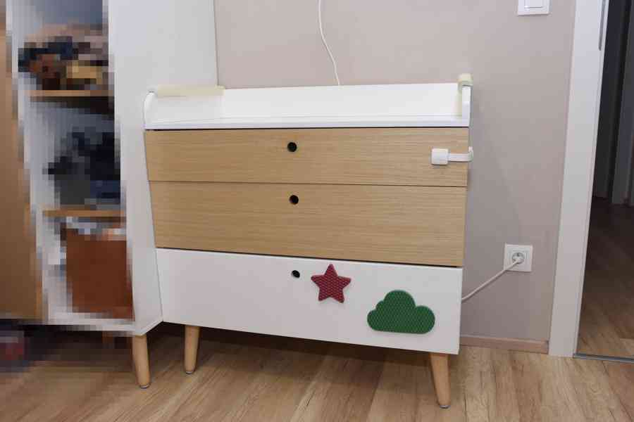 Přebalovací komoda (pult) Poppy Möbelix - foto 2