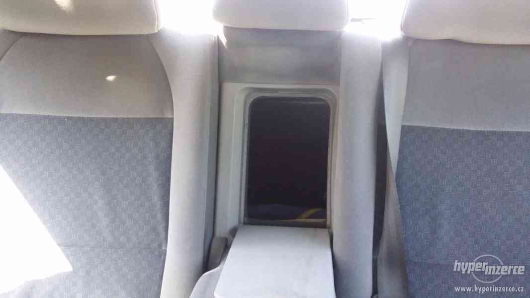 Peugeot 406 2.0 HDi - foto 21