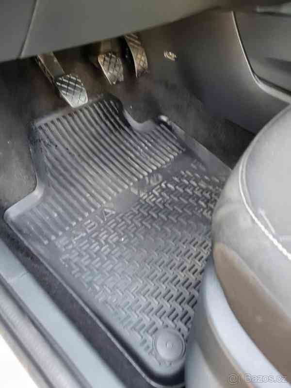 Škoda Fabia 1,2   TSI, servisováno - foto 13