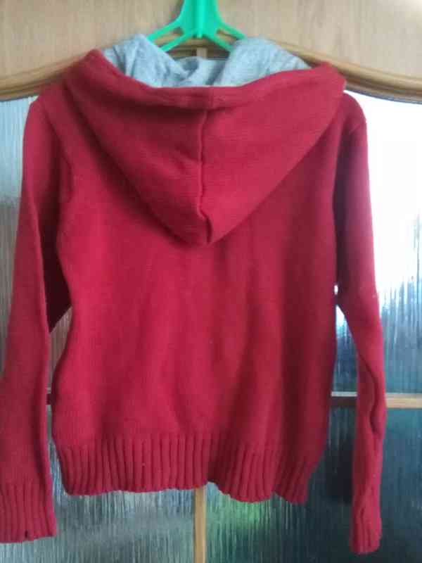 Dětský bavlněný pružný svetřík s kapucí vel.116/122 - foto 2