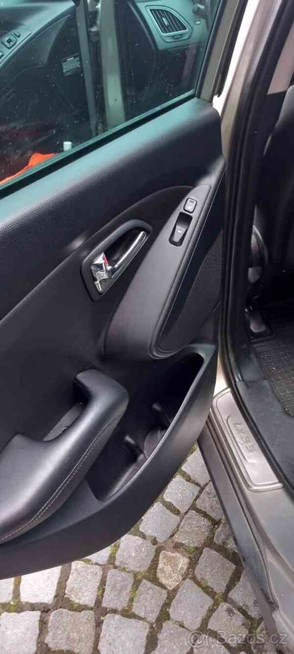 Hyundai ix35 2,0   4x4 - foto 11