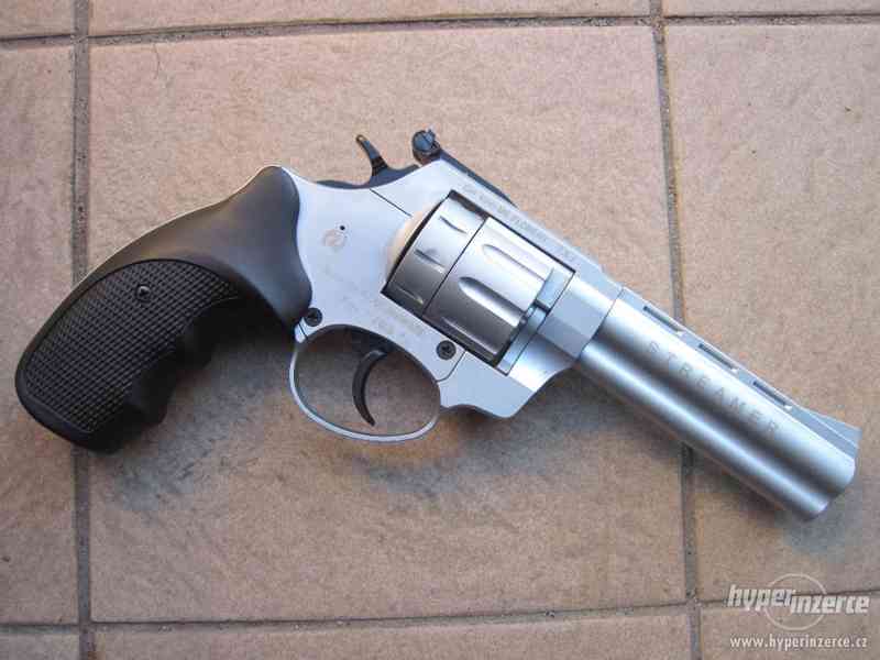 Zoraki R1 Streamer revolver flobertka 6/22 mm 4,5" lesk - foto 1