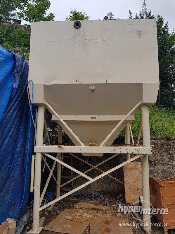 Silo na sypký matriál nádoba klenbový rozvraceč zásobník - foto 8