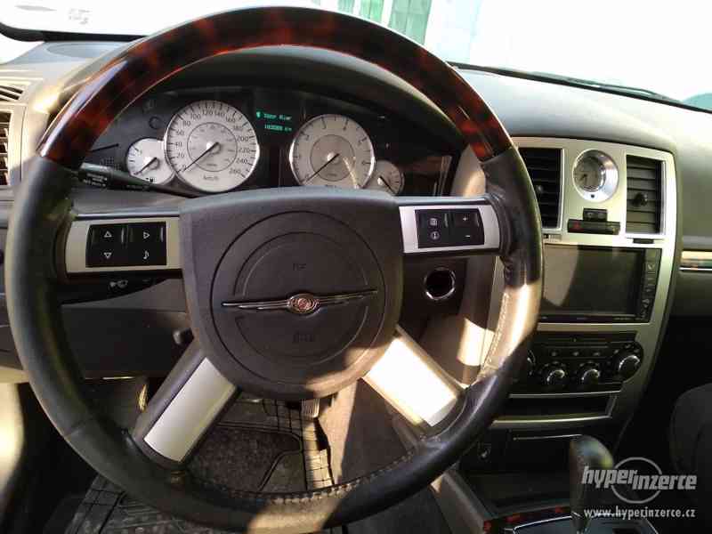 Chrysler 300c 3.0 CRD - foto 19