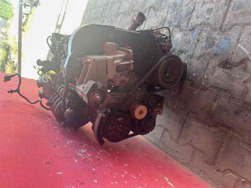 Motor Fiat Punto 1,2 16V 188 A5.000 59KW Kompletní - foto 2