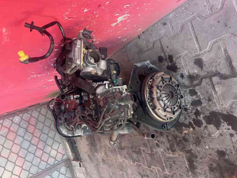 Motor Fiat Punto 1,2 16V 188 A5.000 59KW Kompletní - foto 3