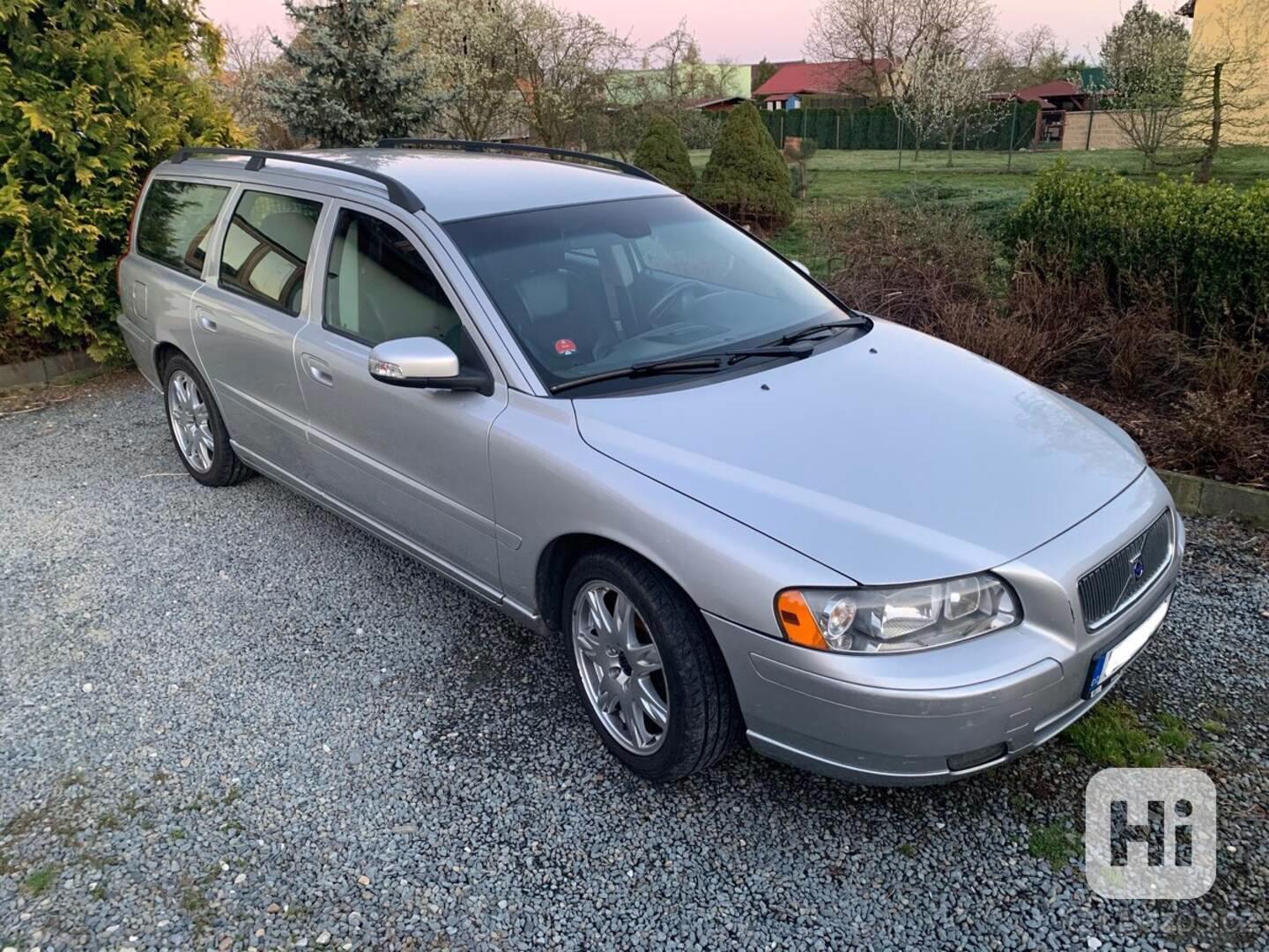 Volvo V70 D5  - foto 1