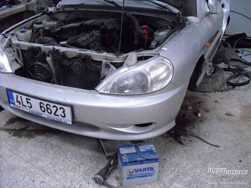 Prodám náhradn díly Kia Rio - foto 1