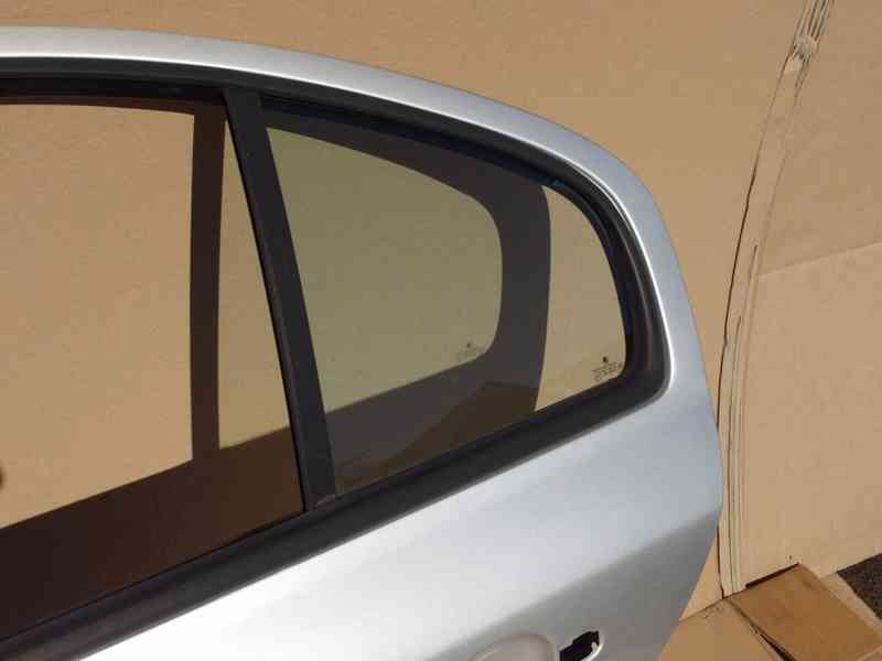 Levé zadní dveře Škoda Octavia I liftback - foto 3