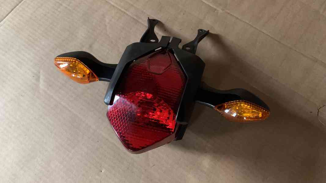 Honda CRF 250L nádrž, zad.světlo, blatník, blinkry - foto 8