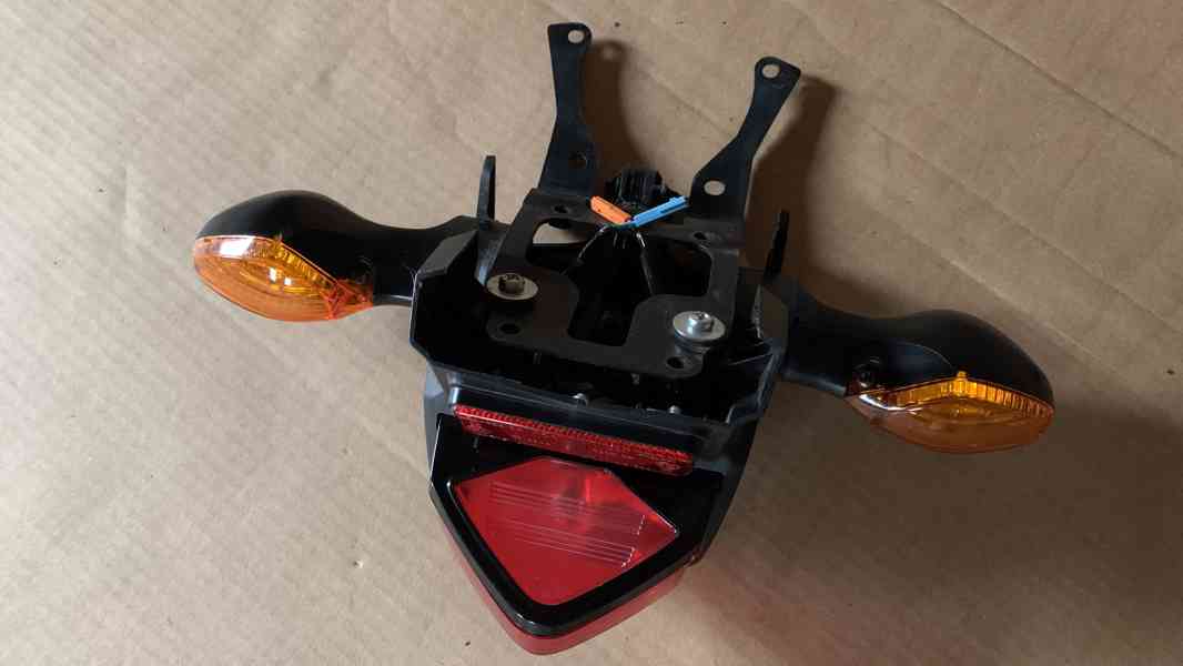 Honda CRF 250L nádrž, zad.světlo, blatník, blinkry - foto 10