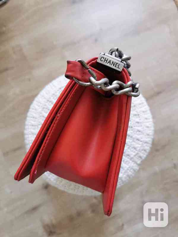 Chanel medium boy shoulder bag - foto 7