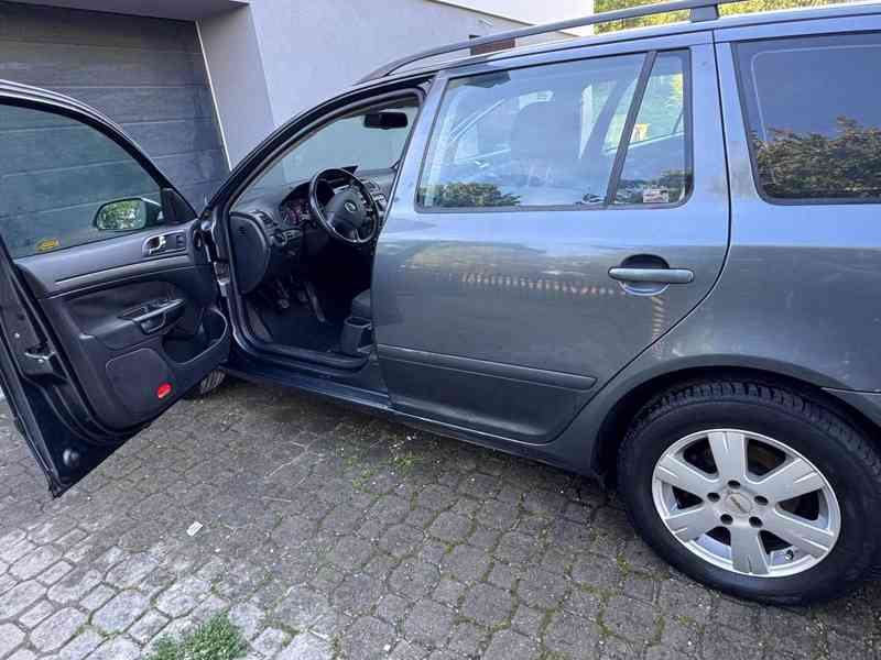 Škoda Octavia Kombi 1,9 - foto 10