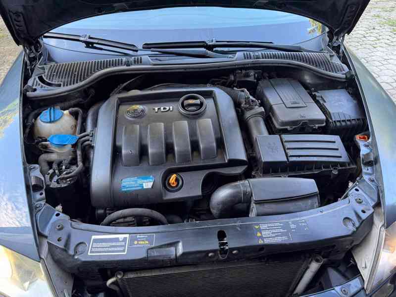 Škoda Octavia Kombi 1,9 - foto 8