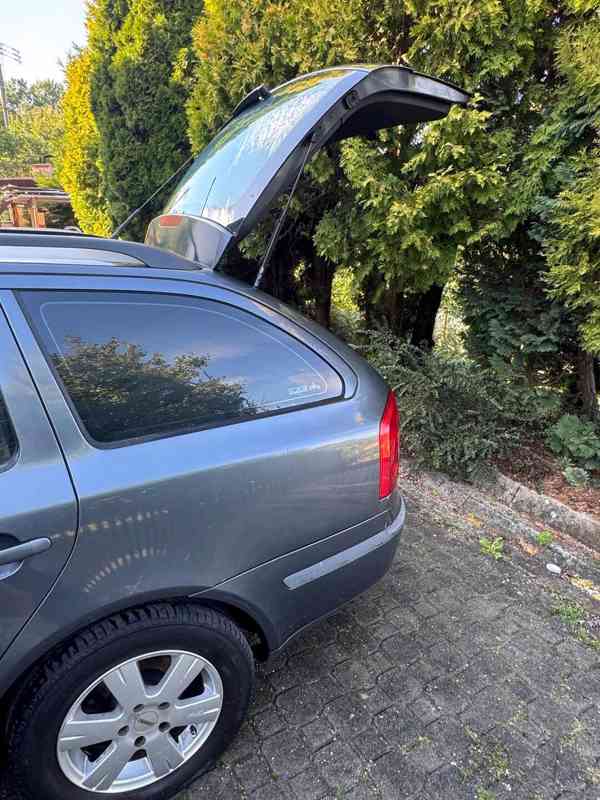 Škoda Octavia Kombi 1,9 - foto 14