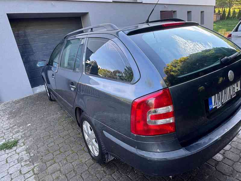 Škoda Octavia Kombi 1,9 - foto 21