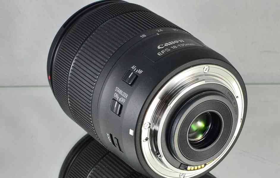 Canon EF-S 18-135mm f/3.5-5.6 IS NANO - foto 5