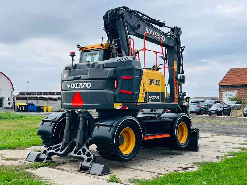 Kolové rypadlo Volvo EWR130E (Možnost leasingu) - foto 4