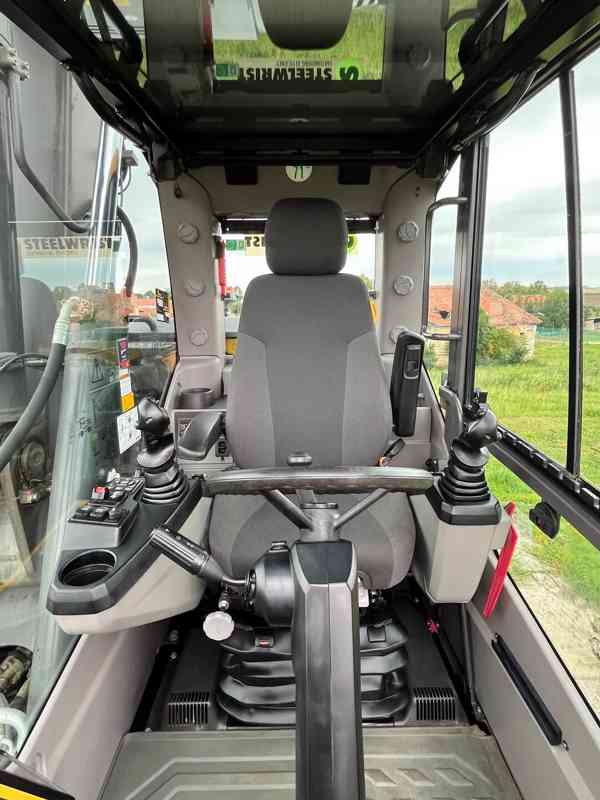 Kolové rypadlo Volvo EWR130E (Možnost leasingu) - foto 7