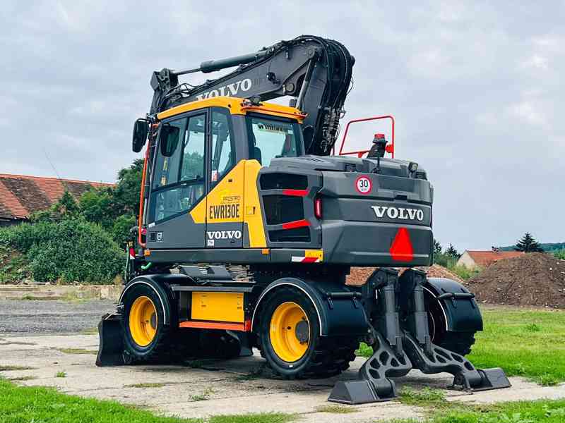 Kolové rypadlo Volvo EWR130E (Možnost leasingu) - foto 3
