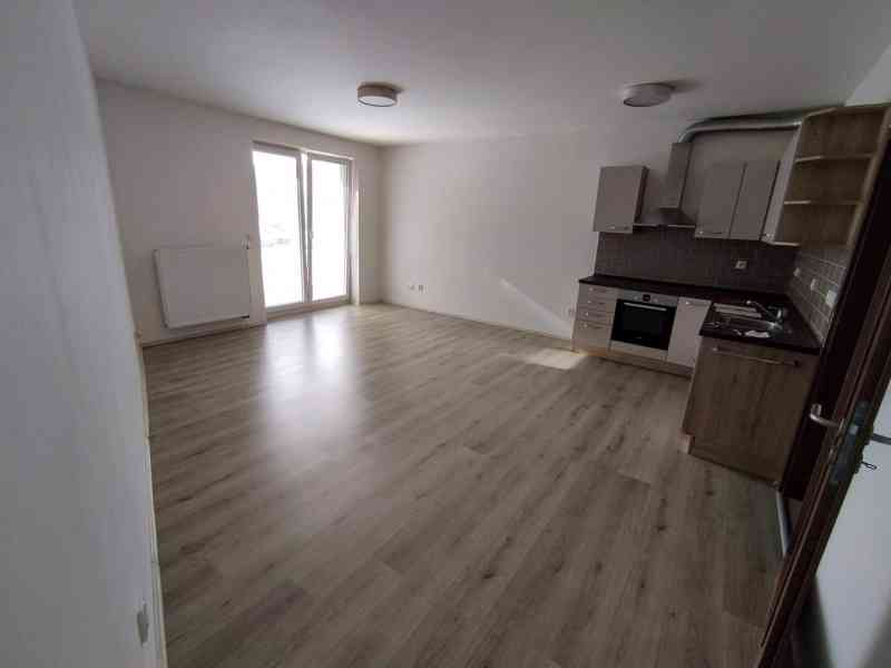 Pronájem bytu 2+kk (66m2) s parkovacím stáním, Jihlava - foto 2