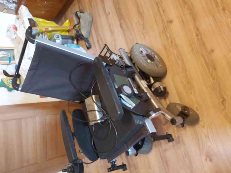 Elektrický invalidní vozík - foto 1