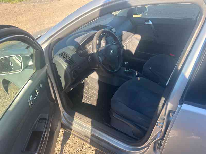WV Polo 1,2HTP 40KW BMD 2007 prodám díly z vozu - foto 5