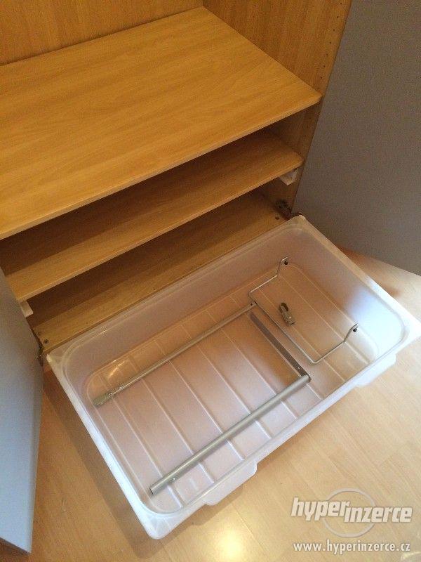 Prodám IKEA postel s nočními stolky a IKEA skříň PAX. - foto 4