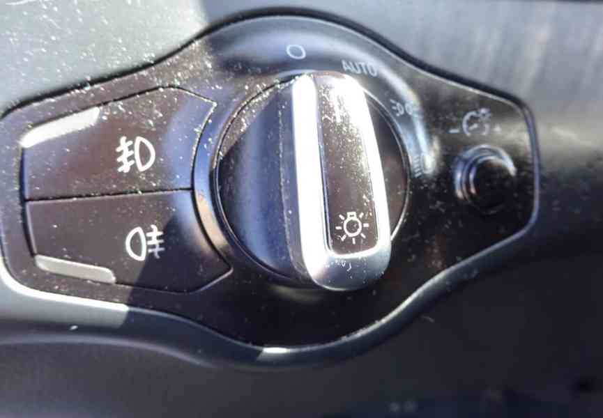 Audi A5, 2.0 TDI sportback (125 kw) STK:12/2026 ČR - foto 11