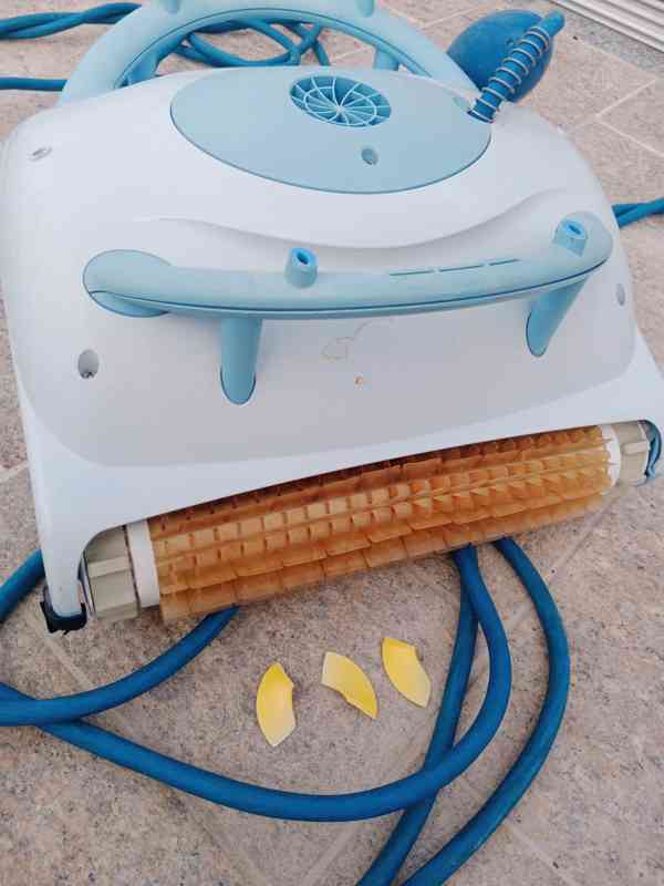 Repasované robotické bazénové vysavače - foto 9