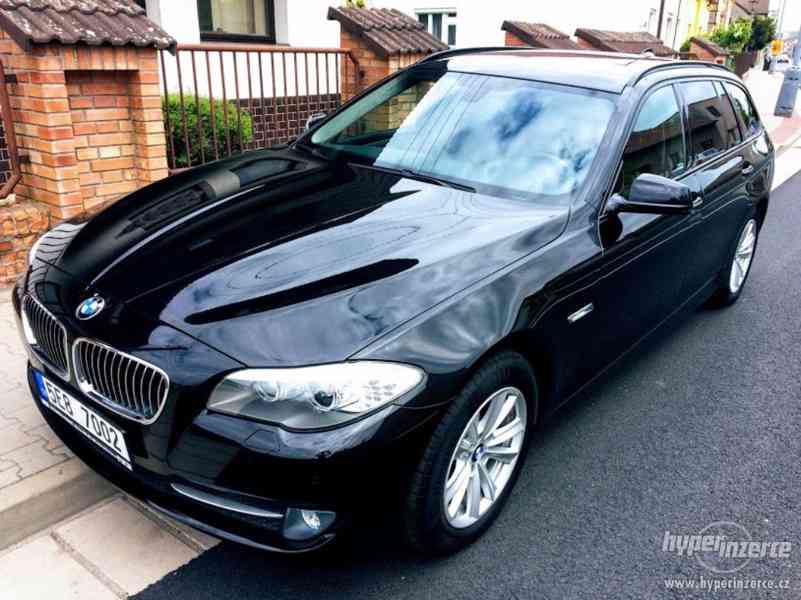 BMW F11 520 D 135 kW - TOP STAV - foto 4