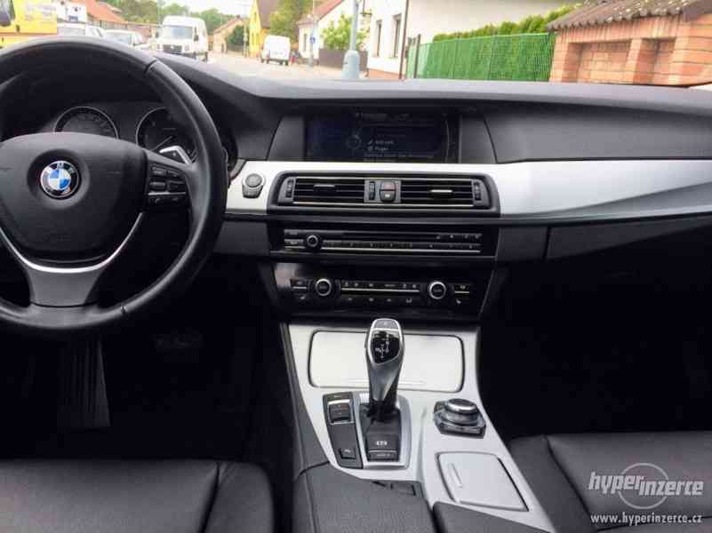 BMW F11 520 D 135 kW - TOP STAV - foto 6