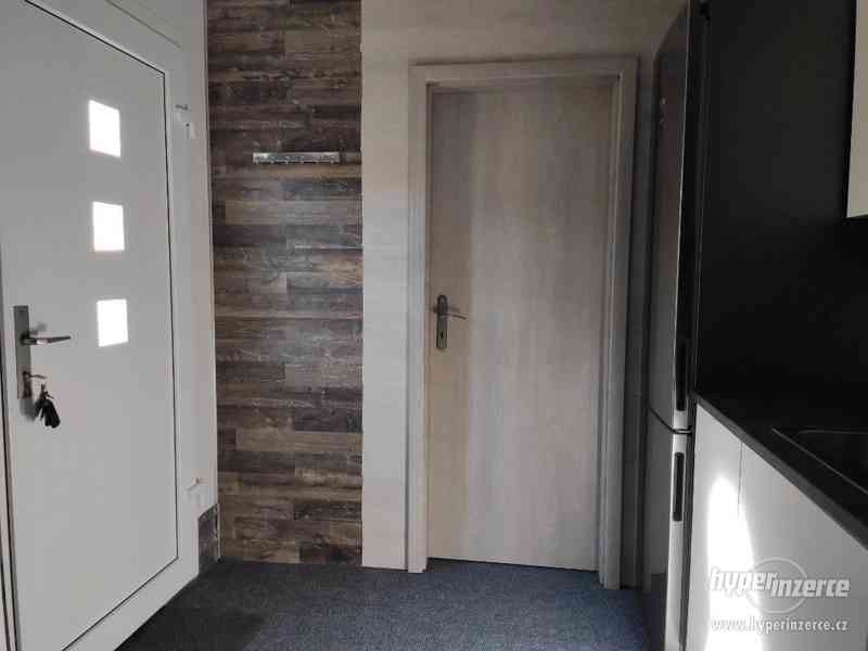 Prodám obytný návěs celoroční 2 + kk, 36 m2 - foto 1