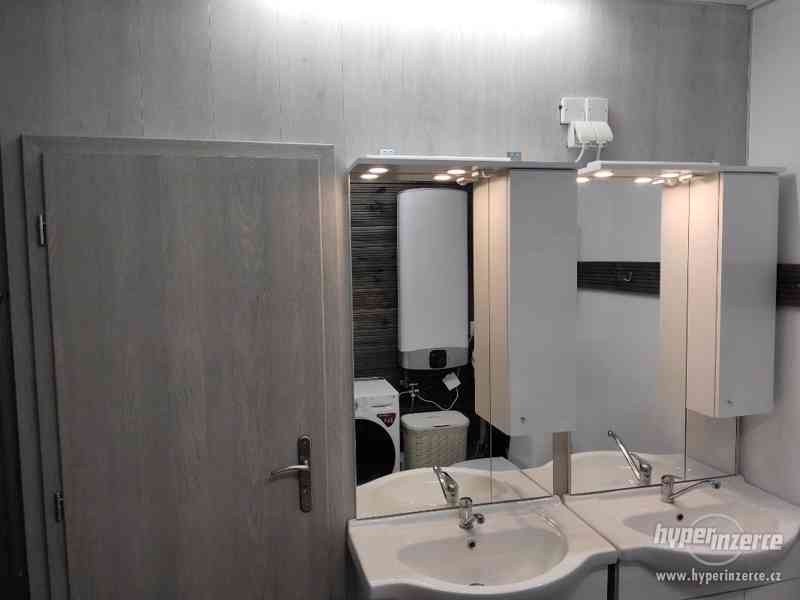 Prodám obytný návěs celoroční 2 + kk, 36 m2 - foto 9