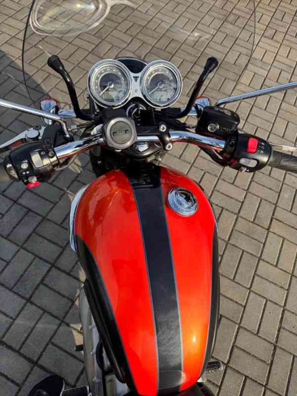 Triumph Bonneville T120 - foto 4